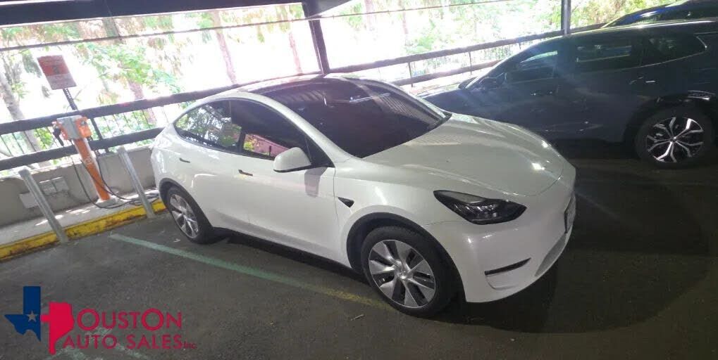 2022 TESLA Model Y