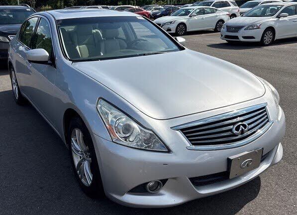2013 INFINITI G37