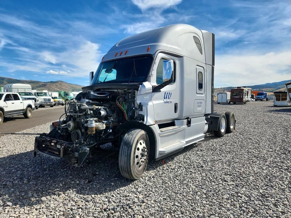 2020 FREIGHTLINER New Cascadia 126" Sleepercab
