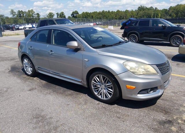2011 SUZUKI Kizashi
