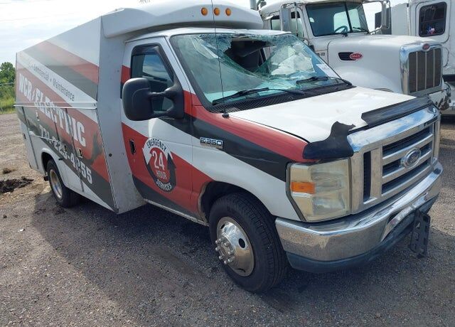 2012 FORD E-350