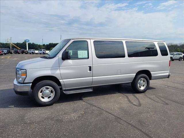 2013 FORD E-350