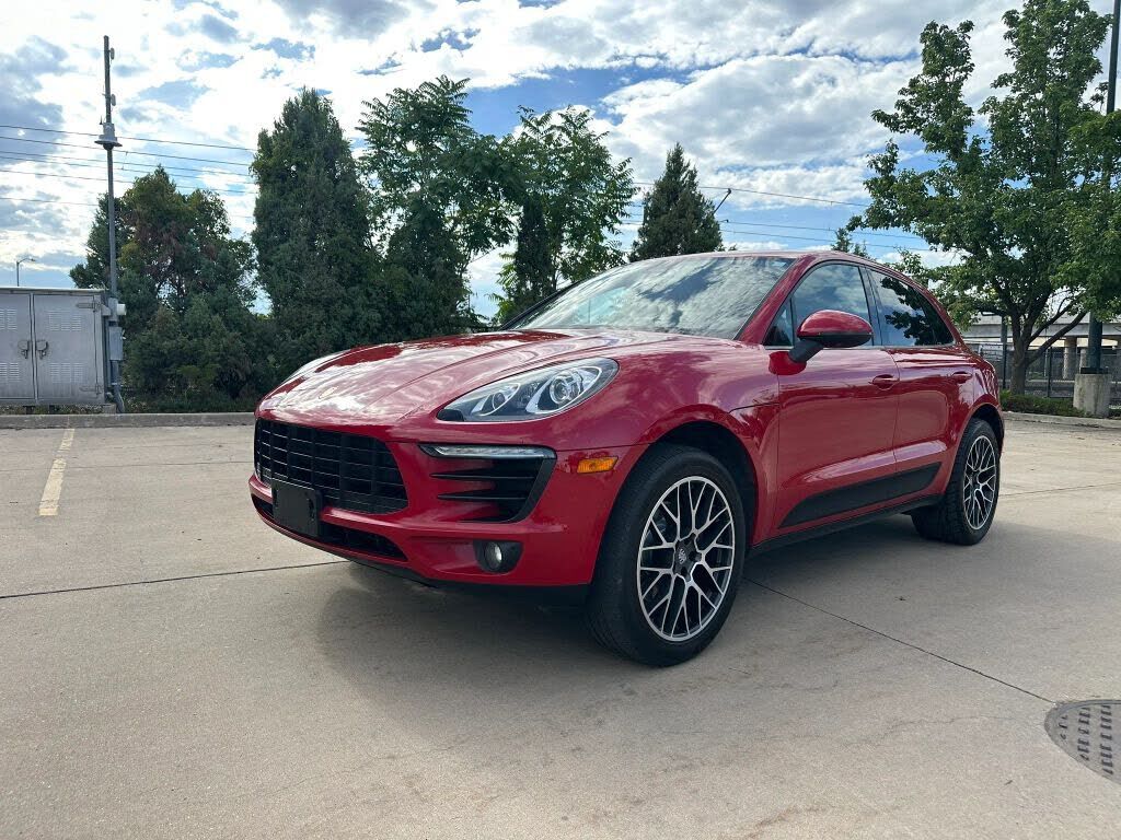 2018 PORSCHE Macan