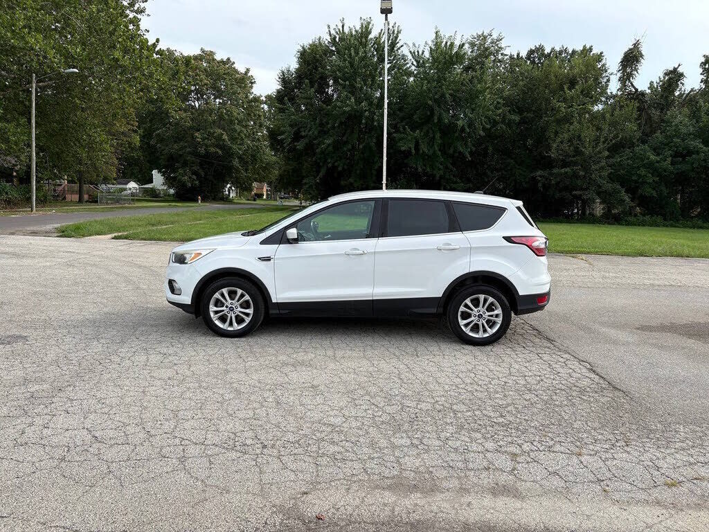 2017 FORD Escape