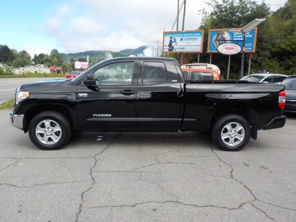 2017 TOYOTA Tundra