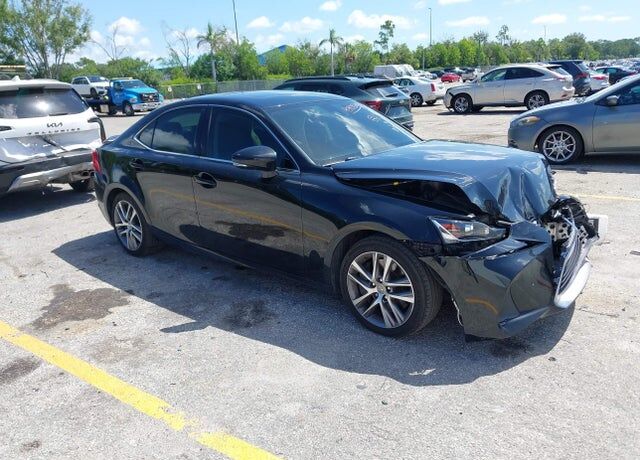 2020 LEXUS IS
