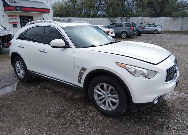 2017 INFINITI QX70