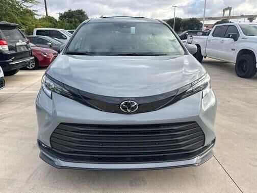 2026 TOYOTA Sienna