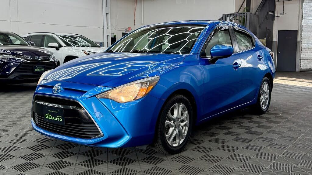 2017 TOYOTA Yaris