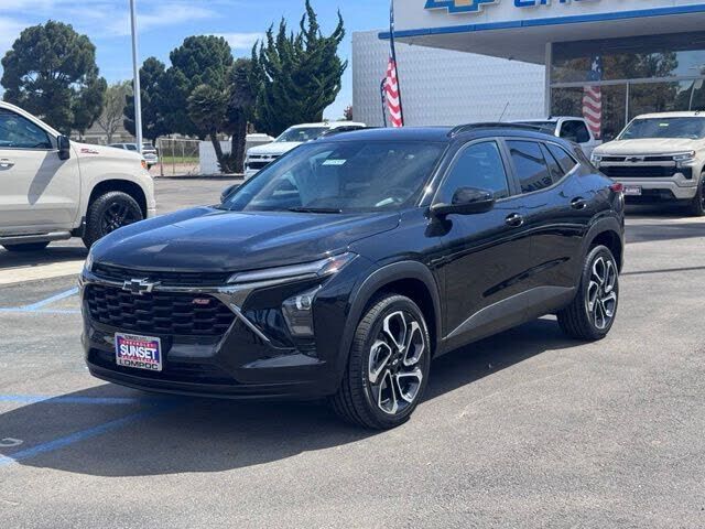 2025 CHEVROLET Trax