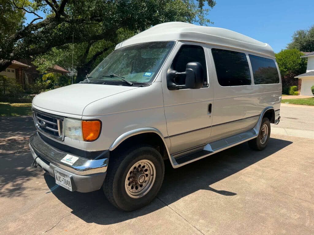 2004 FORD E-350