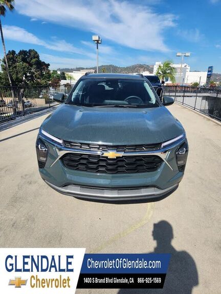 2025 CHEVROLET Trax