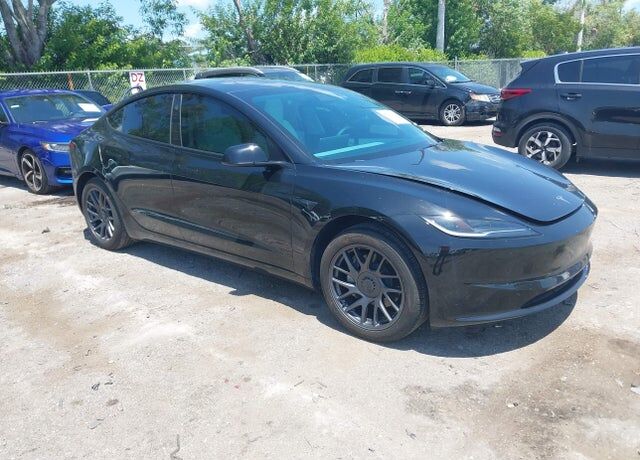 2025 TESLA Model 3