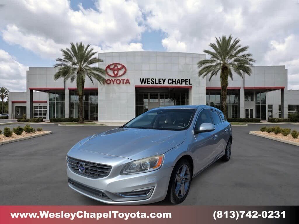 2015 VOLVO V60