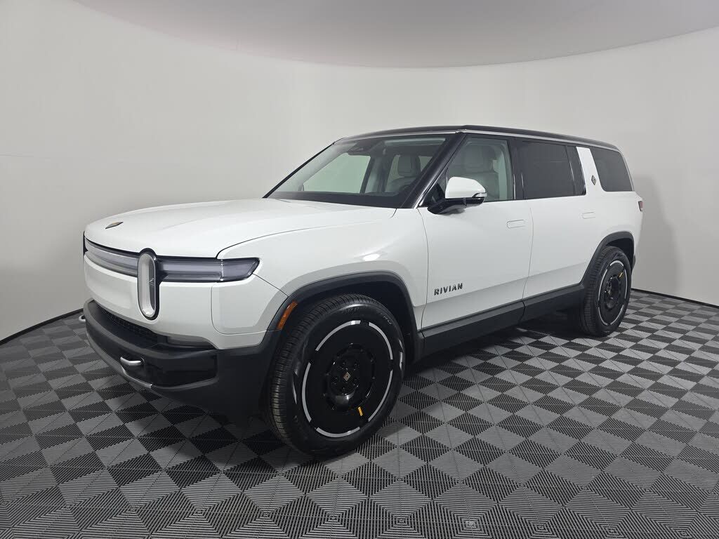 2025 RIVIAN R1S
