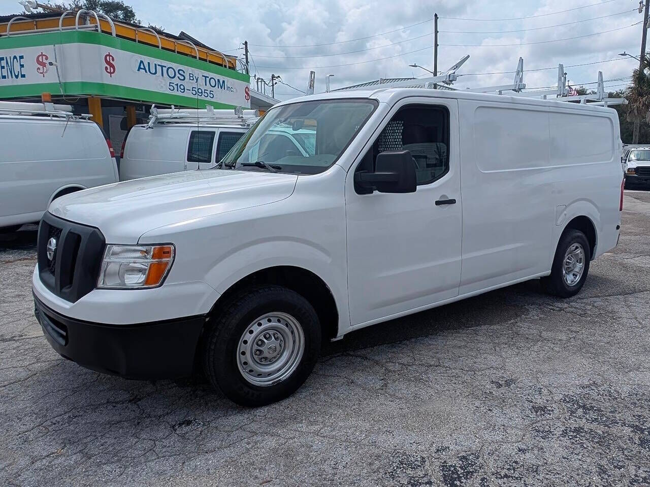 2017 NISSAN NV