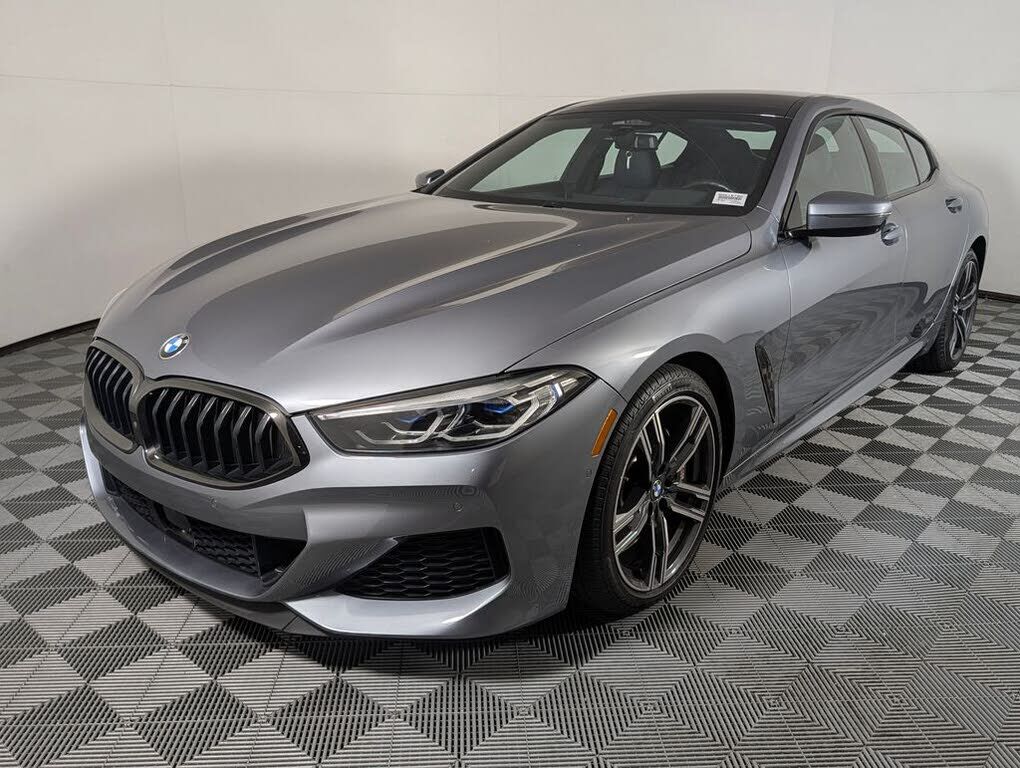 2022 BMW M8