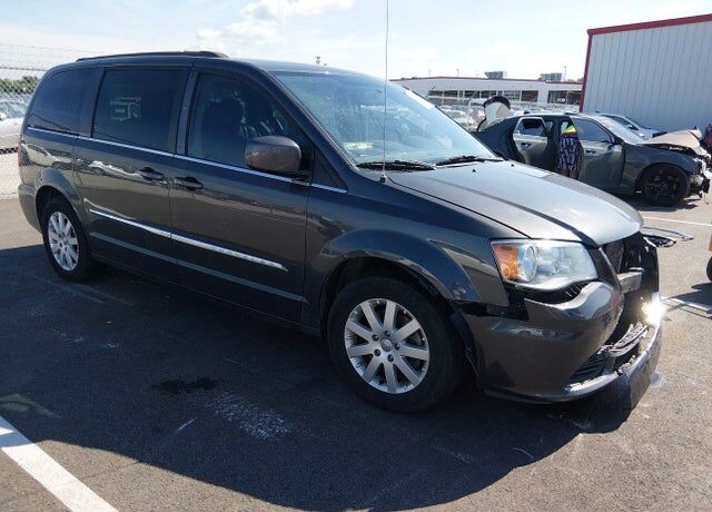 2016 CHRYSLER Town and Country