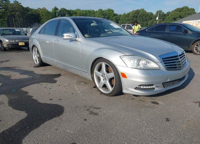 2013 MERCEDES-BENZ S-Class