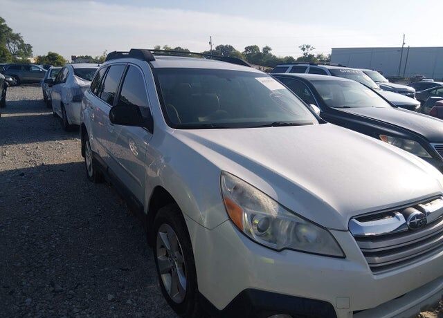 2014 SUBARU Outback