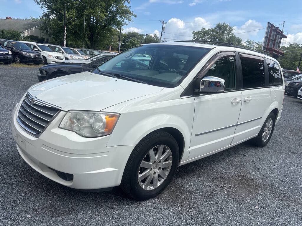 2009 CHRYSLER Town and Country