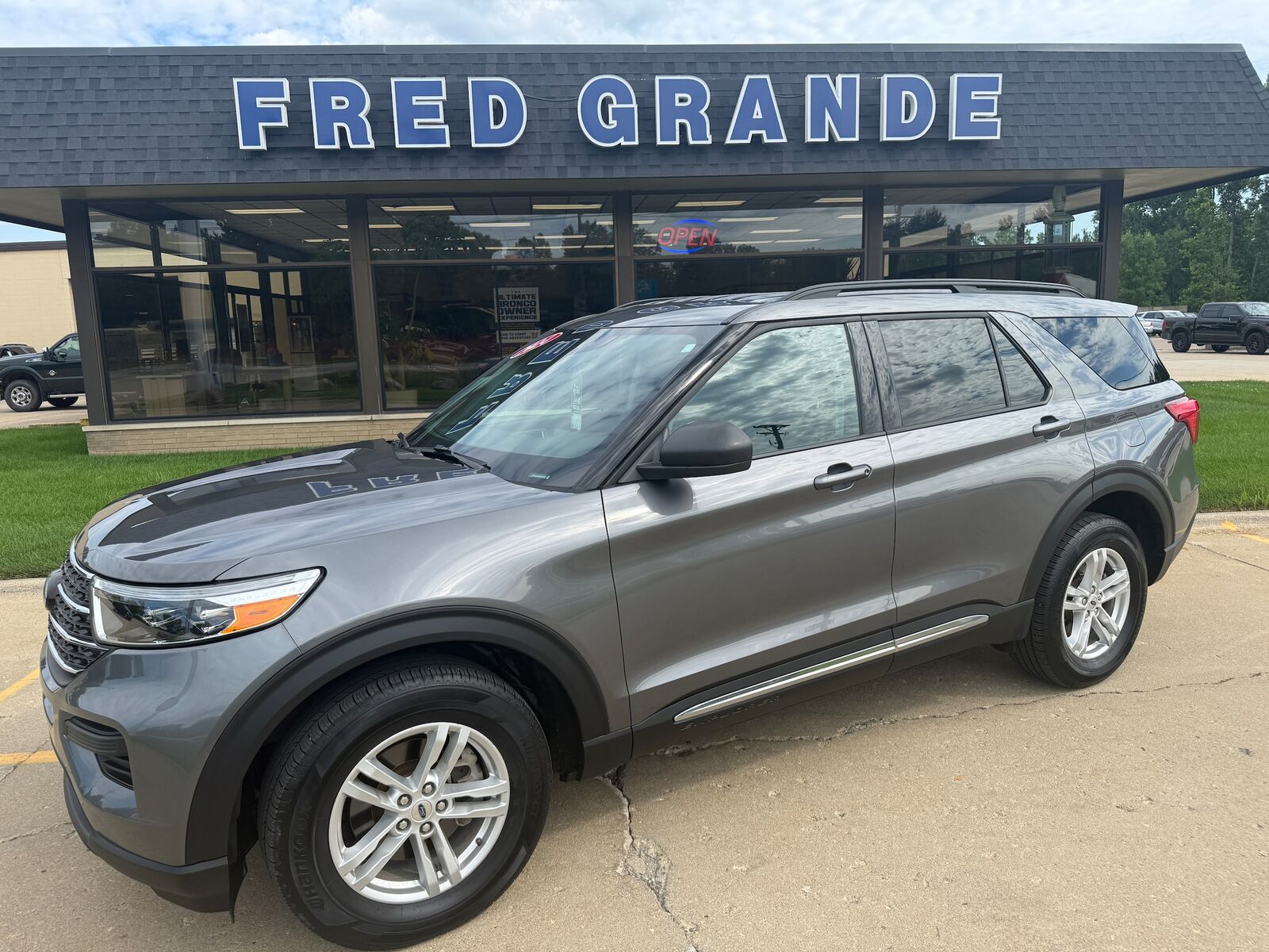 2024 FORD Explorer