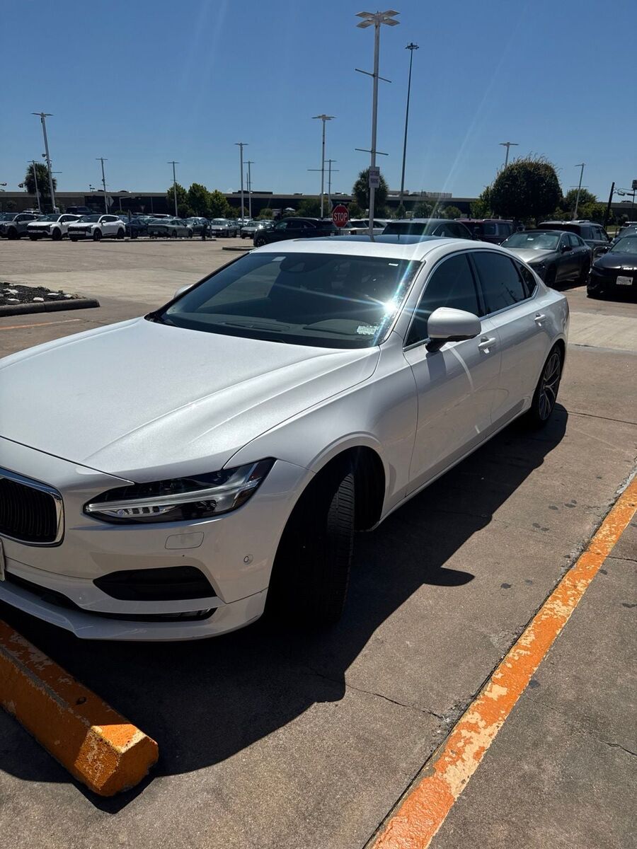 2018 VOLVO S90