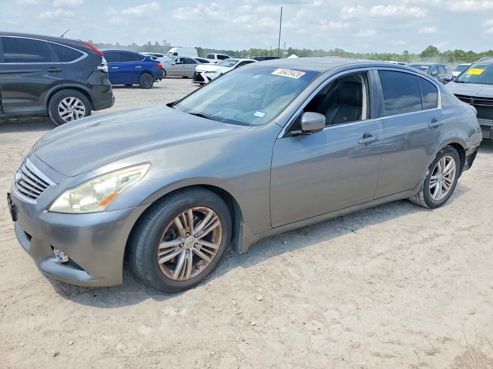 2013 INFINITI G37