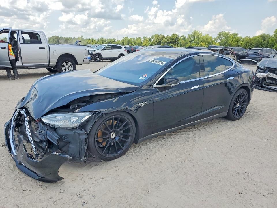 2015 TESLA Model S