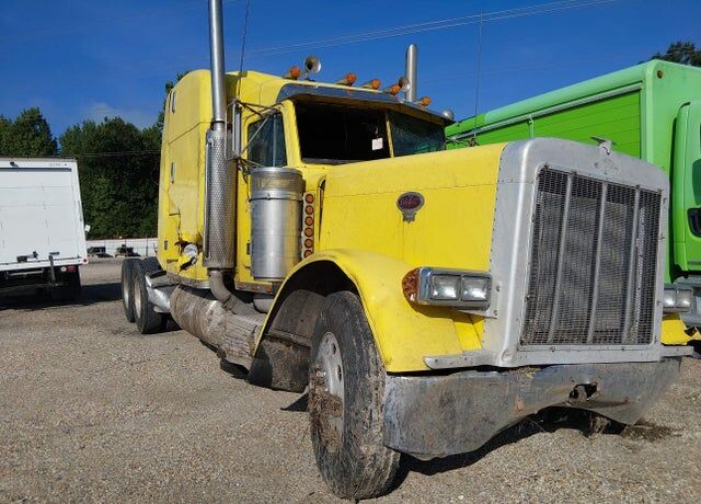 2001 PETERBILT 379