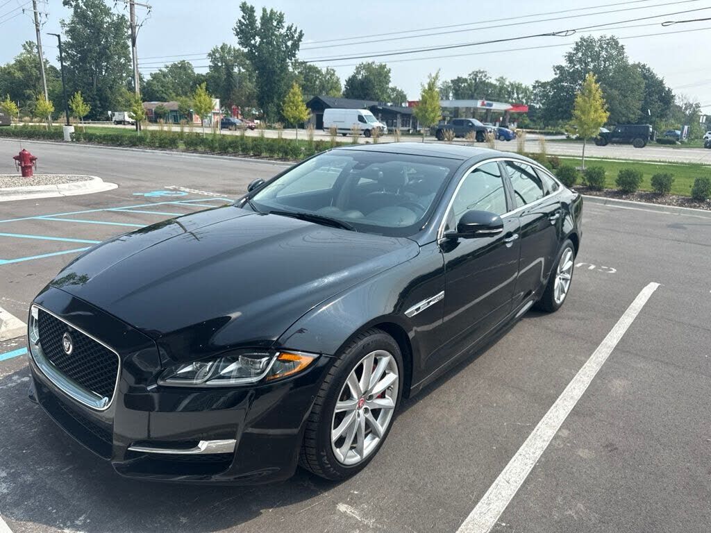 2016 JAGUAR XJ