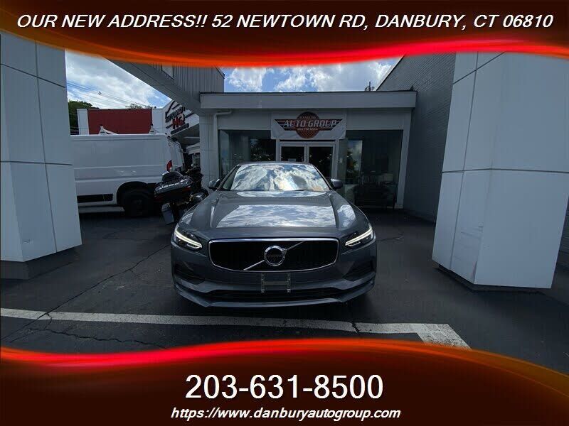 2017 VOLVO S90