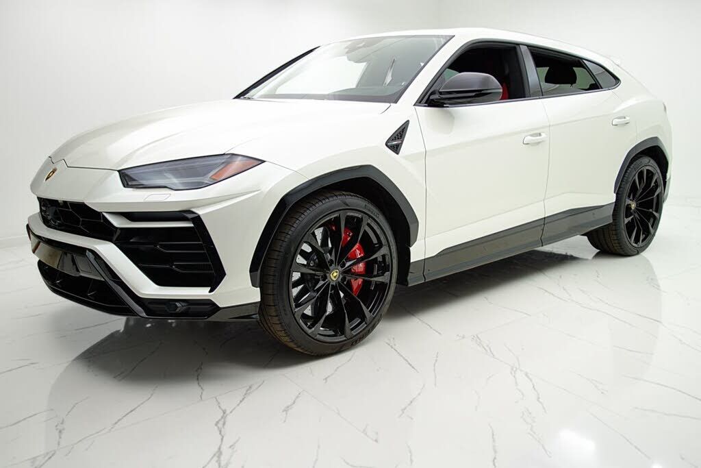 2022 LAMBORGHINI URUS