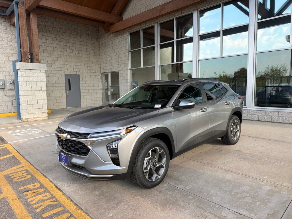 2026 CHEVROLET Trax
