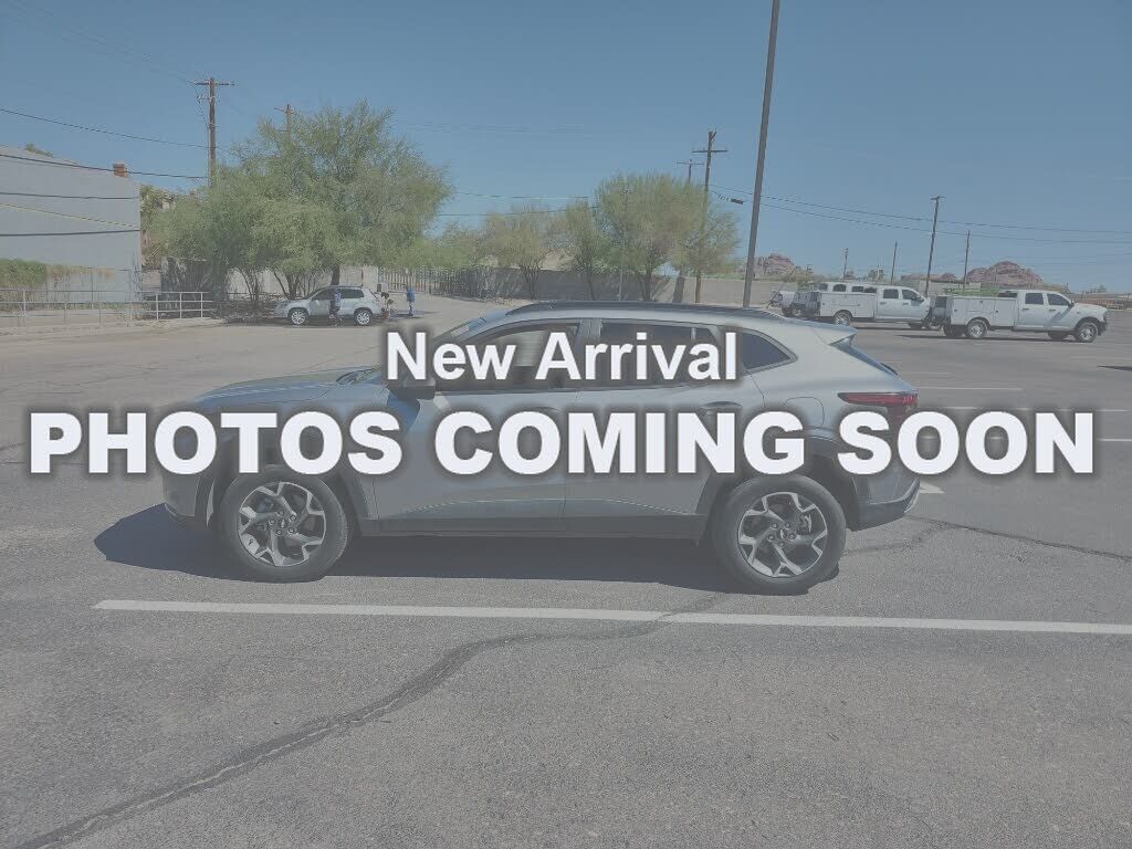 2025 CHEVROLET Trax