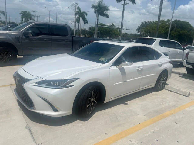 2023 LEXUS ES