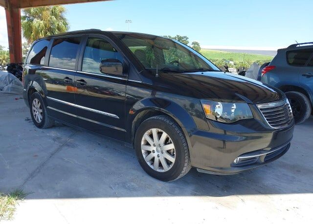 2014 CHRYSLER Town and Country