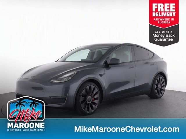 2025 TESLA Model Y