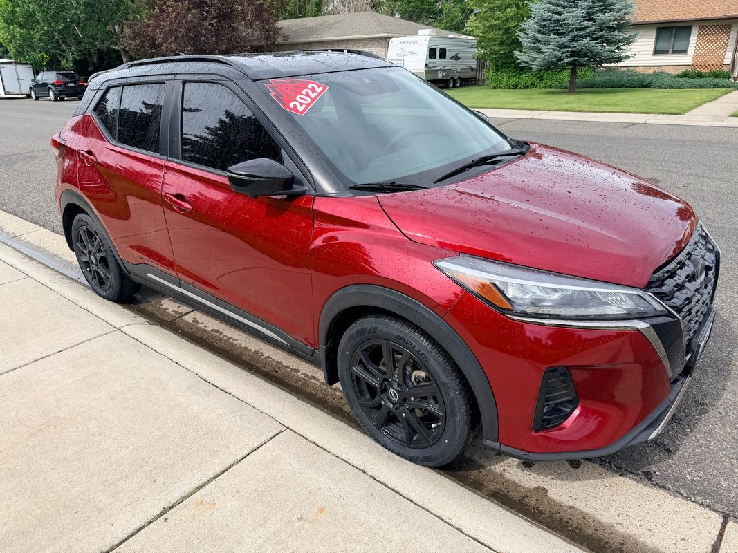 2022 NISSAN Kicks