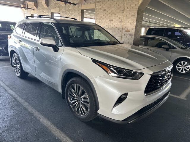 2022 TOYOTA Highlander