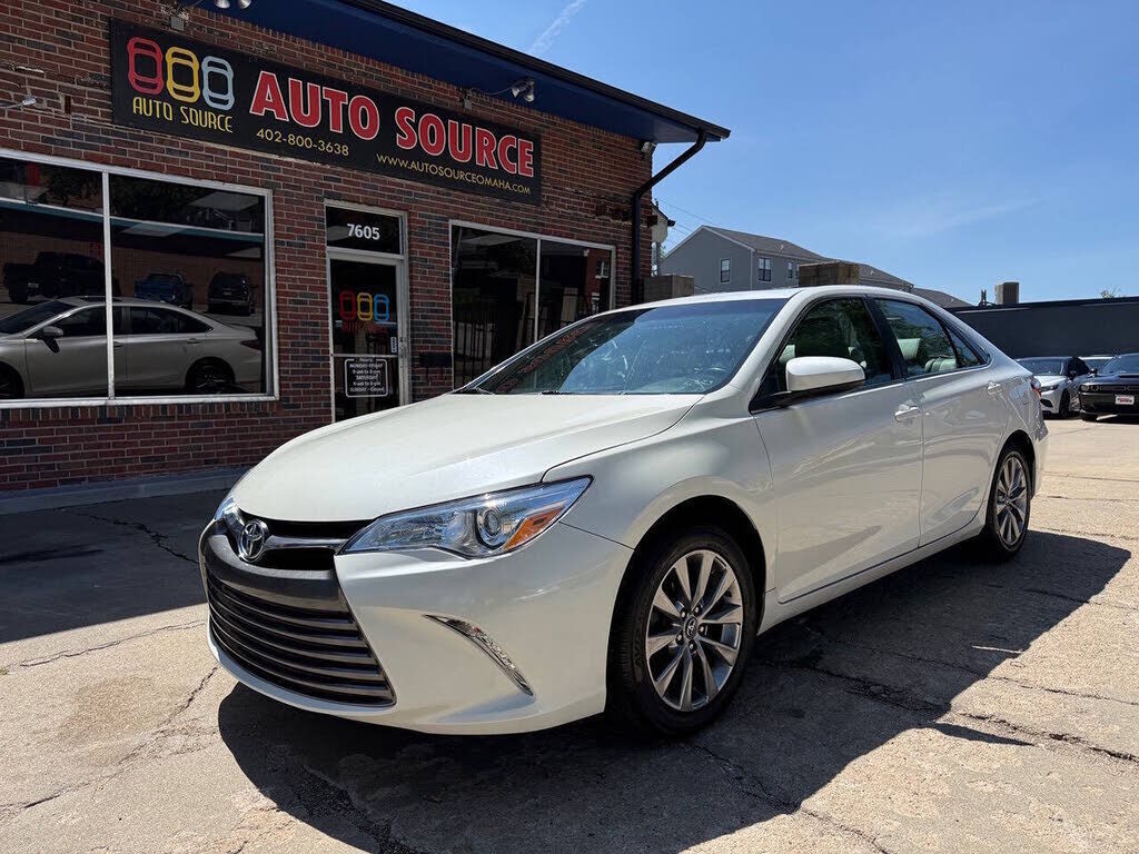2017 TOYOTA Camry