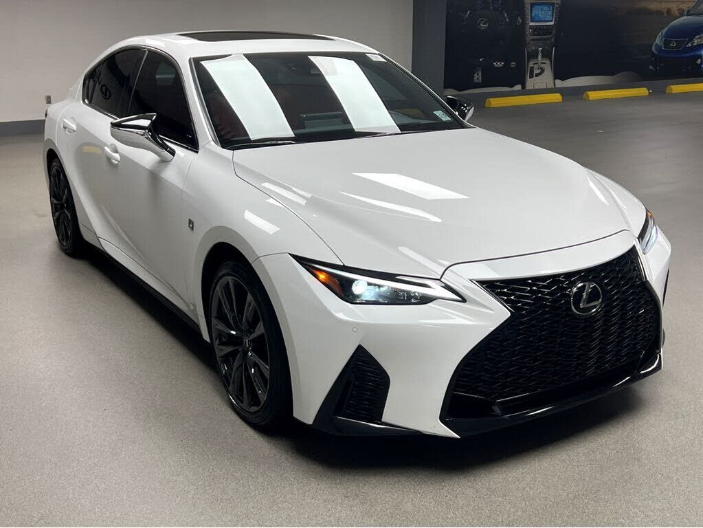 2024 LEXUS IS