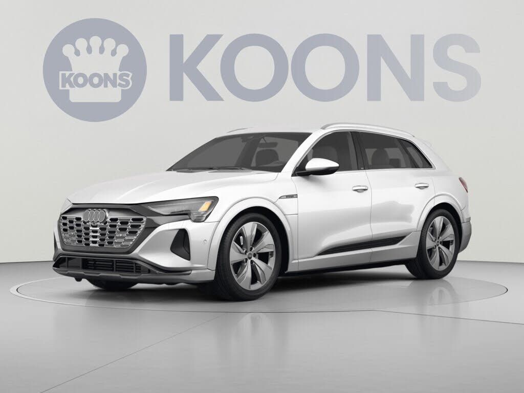 2024 AUDI Q8