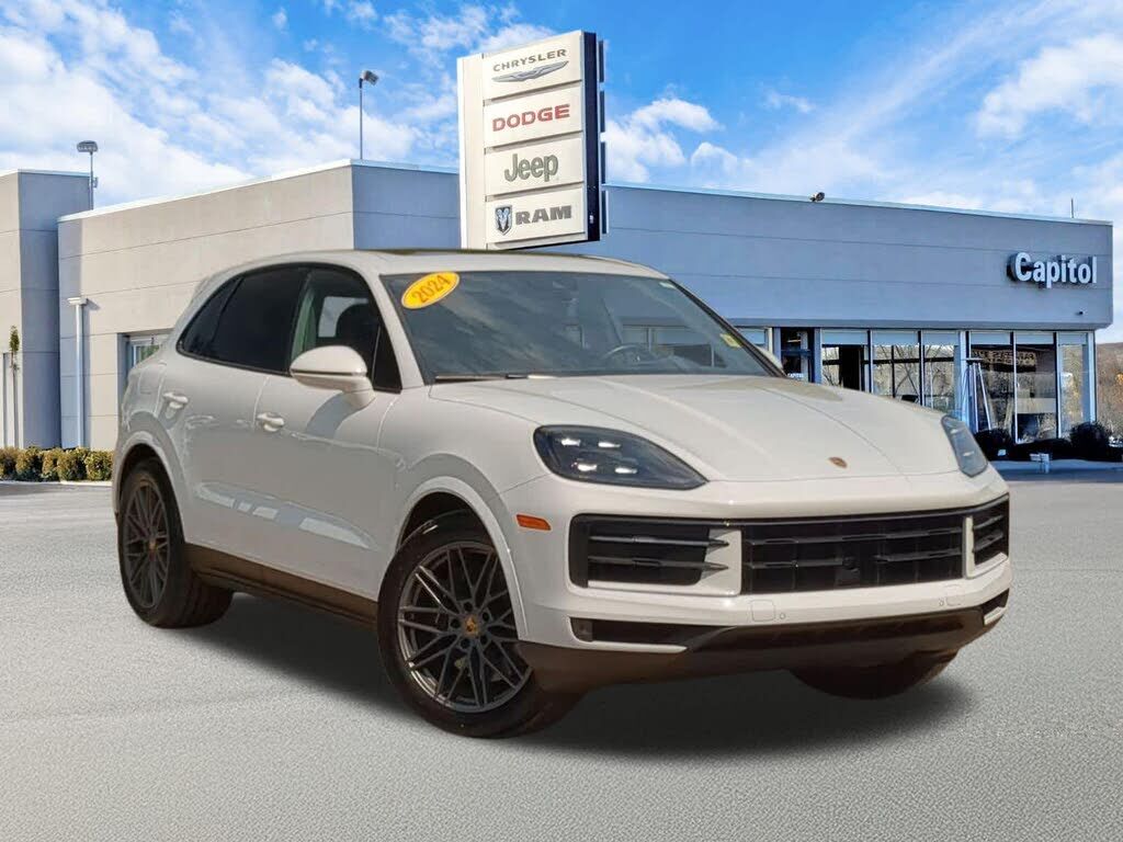 2024 PORSCHE Cayenne