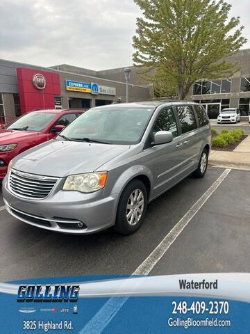 2013 CHRYSLER Town and Country