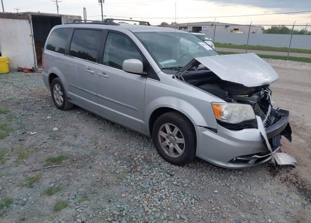 2012 CHRYSLER Town and Country
