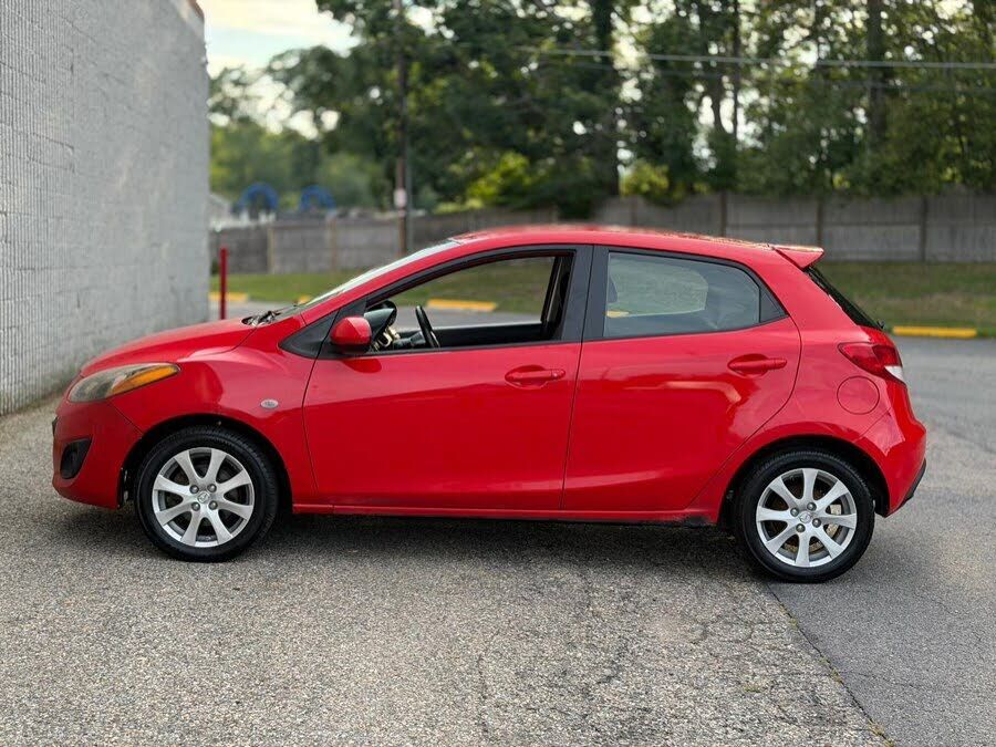 2011 MAZDA Mazda2