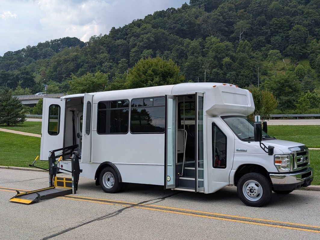 2016 FORD E-350