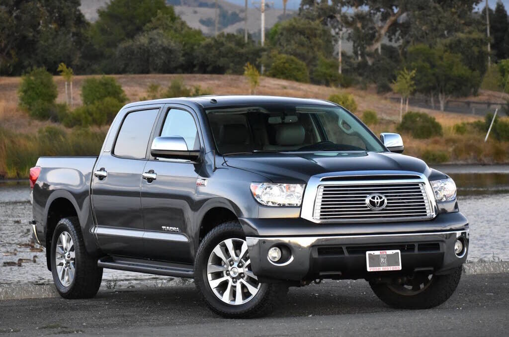 2011 TOYOTA Tundra