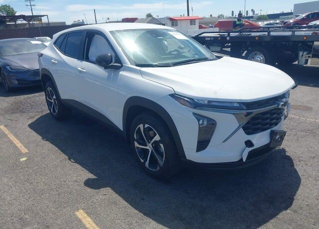 2025 CHEVROLET Trax